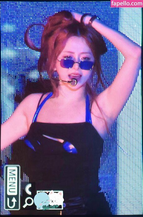 Huh Yunjin_ nice star image