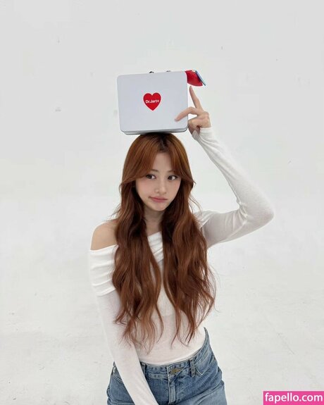 Huh Yunjin_ star top images