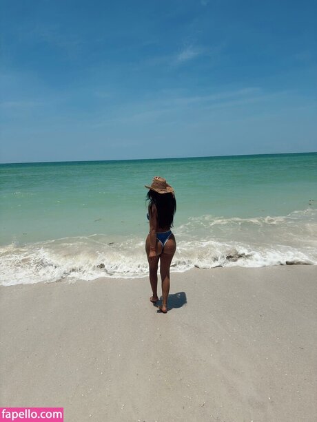 rosetobar model nude pics