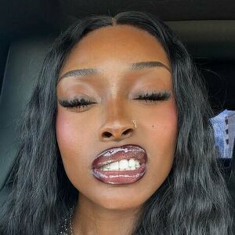 Coco Watson top star photo