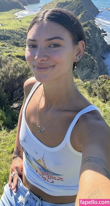 Req Cassadventures hot model pic