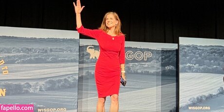 nancymace model top photo