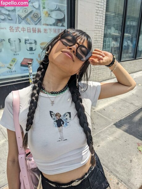 Lisa Tung star art pics