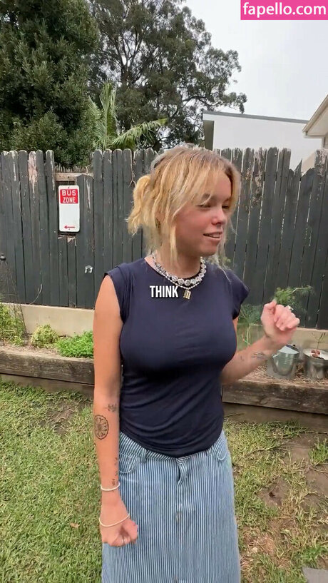 DCU Women beautiful model images