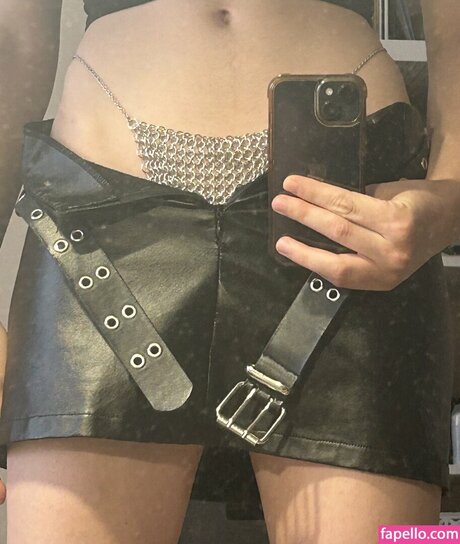 Squirtstain erotic star img