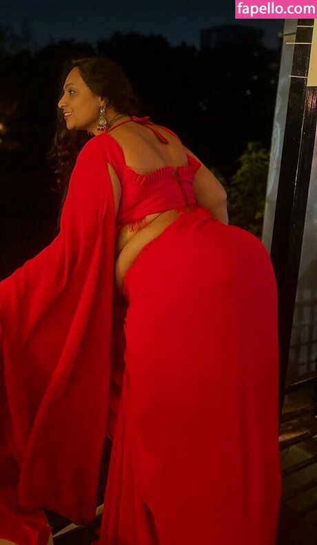 Anupamaswathi erotic model image