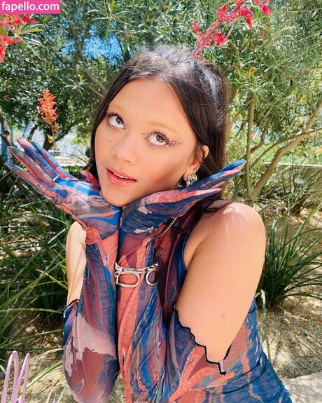 Lukita Maxwell model adult archive