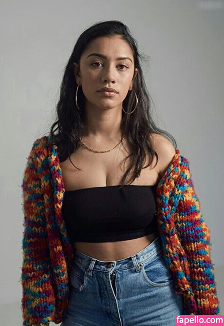 Luciane Buchanan pretty pornstar image