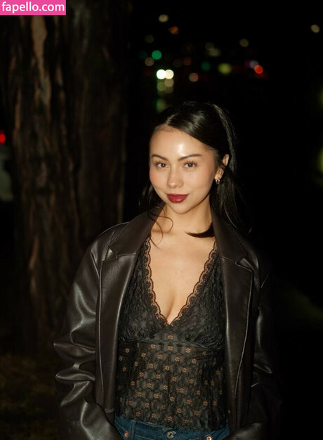 Amber Cosette star art img