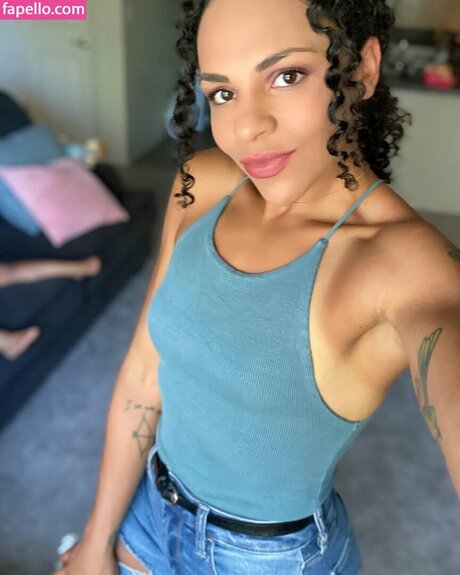 Amber Reacts sexy pornstar picture