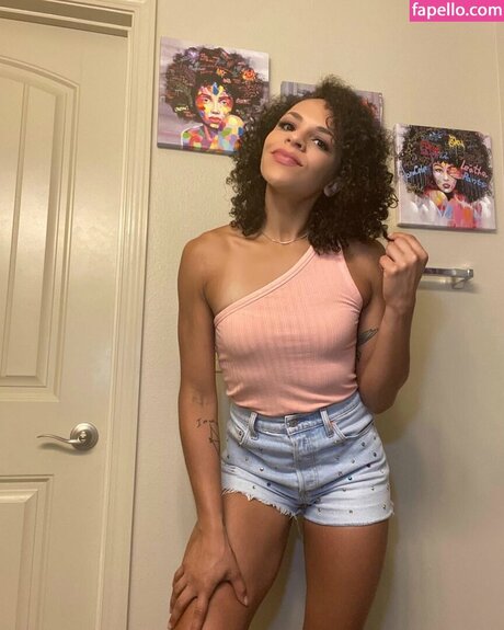 Amber Reacts pornographic model galleries