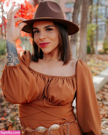 Amber Reacts star hd pic