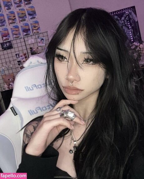 eggspringroll model nude pictures