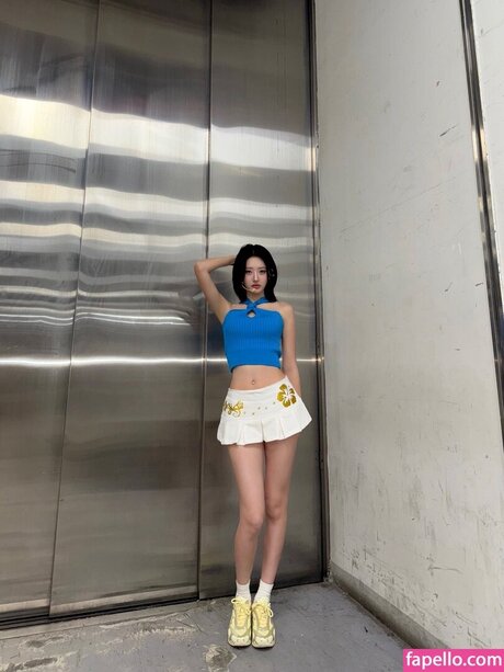 Hwiseo model nice photo