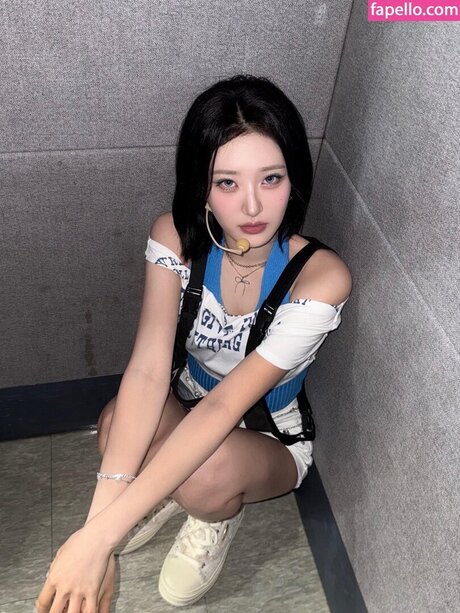 Hwiseo actress archive