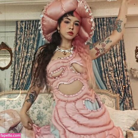Melanie Martinez star hot pictures