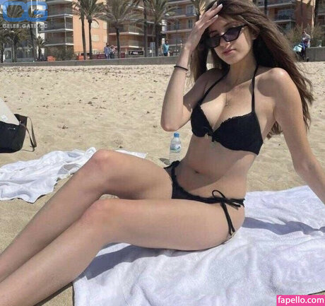 Yoncahagen model sexy picture