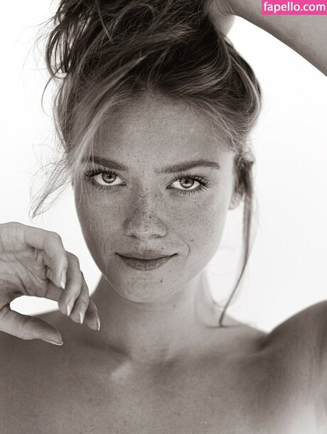 Tatiana Kozina pretty model photo