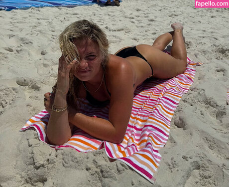 Kaylee Sticker naked actress photo