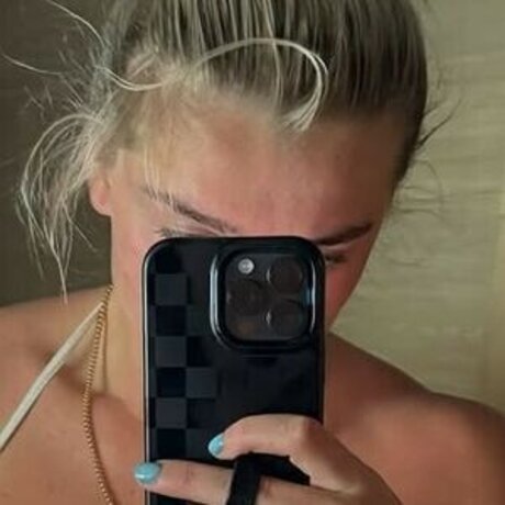 Kaylee Sticker perfect actress photo