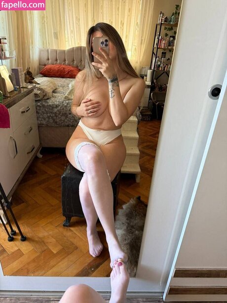 Simge Baranko lu model sex images