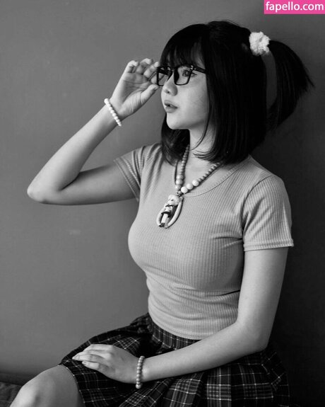 Sarahviloid model free gallery