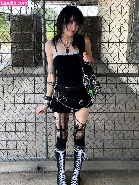 Vynomous star adult picture