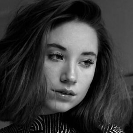 Nina Gademan model exclusive img