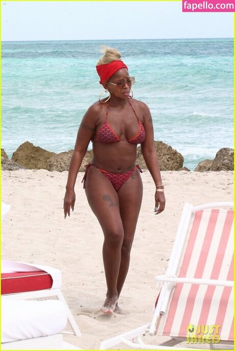 Mary J Blige model sexy pictures