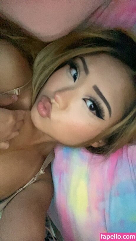 Miley Vang model art photos