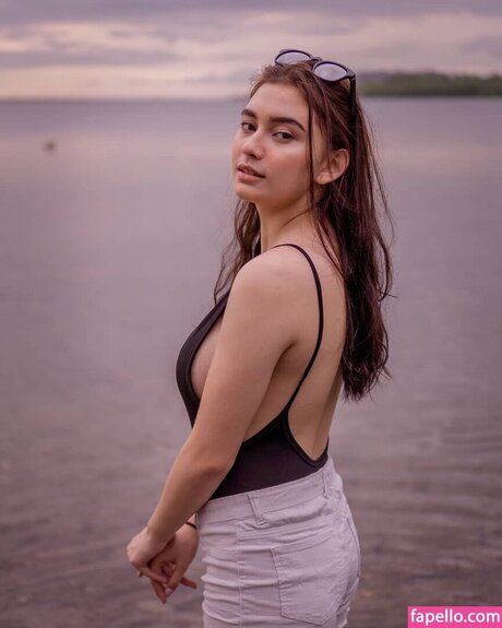 athletic blonde onlyfans hot nude image