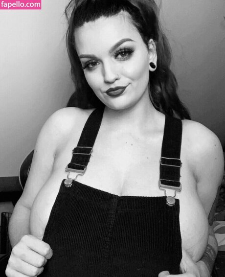 Zoe O Neill star pretty pics