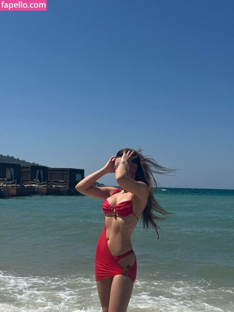 influesii753 model nudes photos