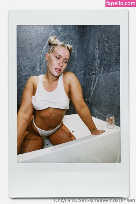 Simone Christensen art model img