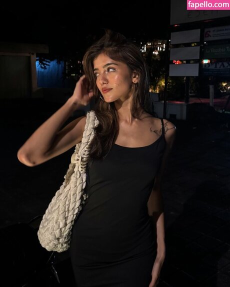 ishitasgj pretty actress pic