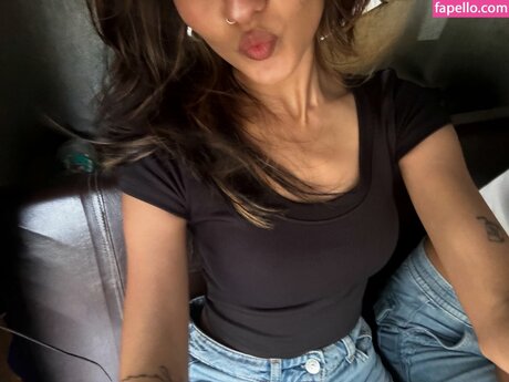 ishitasgj free model galleries