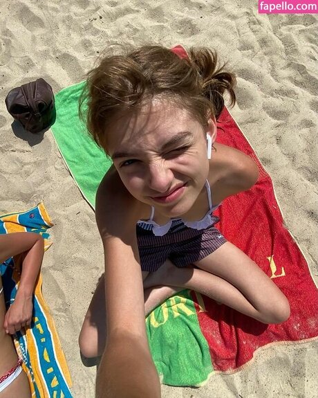 Ava Kalitowski model top pictures