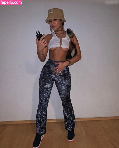 Indiagoals model nice pictures