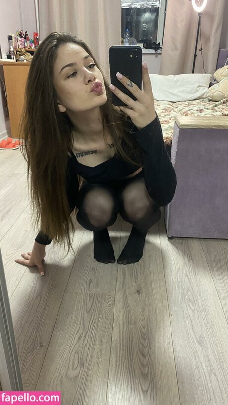 your bordeaux art model pictures