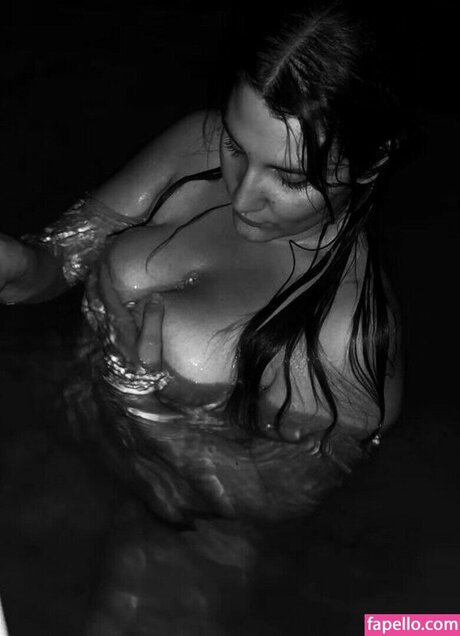 Manuela Mulligh best model gallery