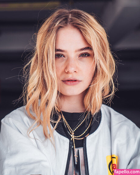 Esther Graf adult actress photos