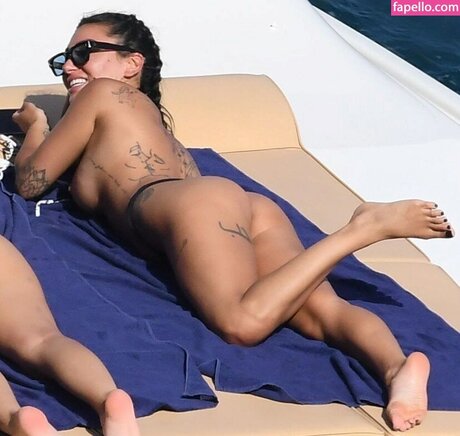 Ella Ding sexy actress pics