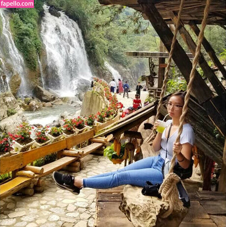 Sophia Phan star sexy picture