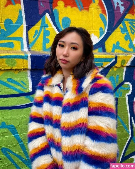 Sophia Phan model pornographic photos