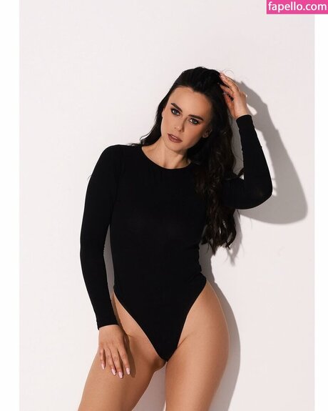 HeyHelen ASMR model beautiful img