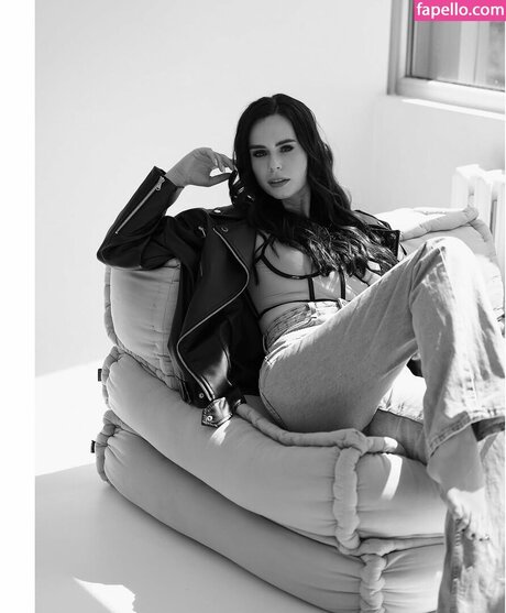 HeyHelen ASMR pornstar top photo