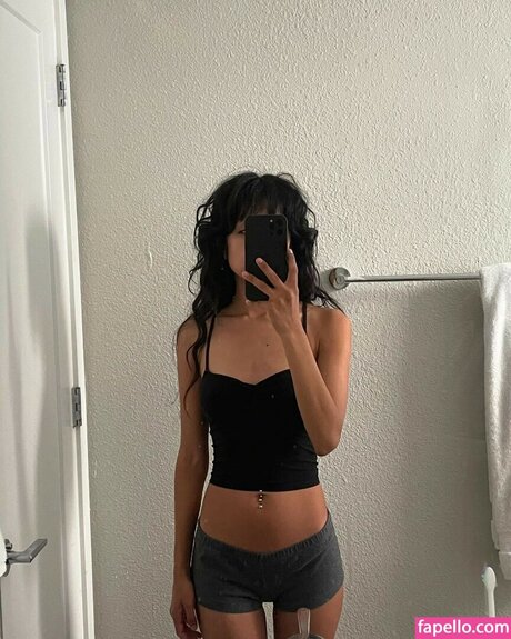 Aislinn Ritchie xxx model img