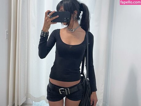 Aislinn Ritchie exclusive model images