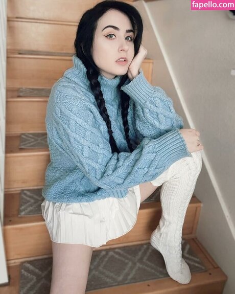 Amy Roberts nudes model archive