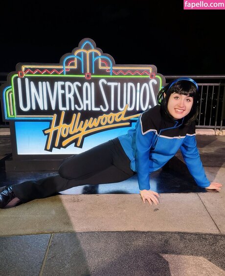 Amy Roberts star top photo